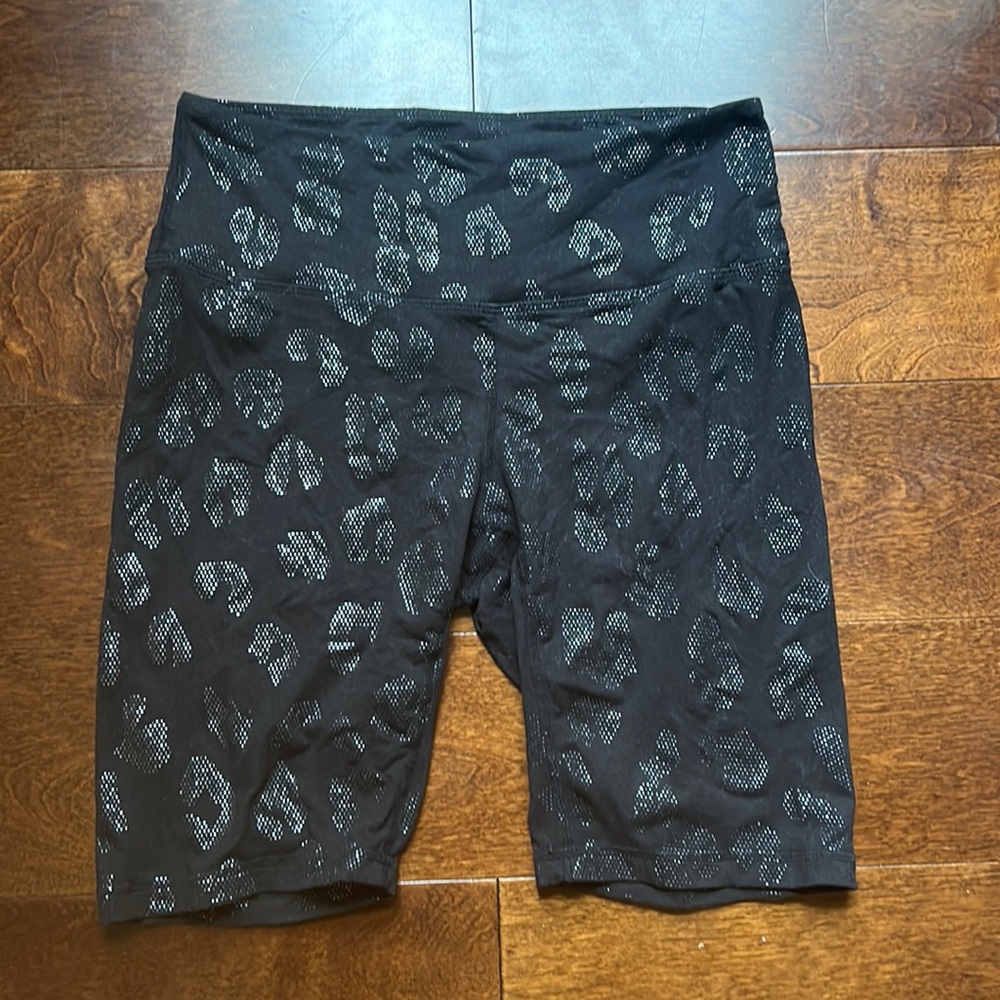 Black Glittery Cheetah Print Mid Length Stretchy Shorts Women’s Medium - Picture 1 of 11
